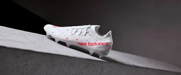 New Balance Furon V7 Pro FG x Saka Signature Edition - Hvide/Rød Fodboldstøvler