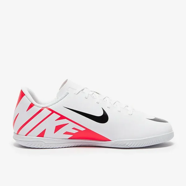 Nike Børn Air Zoom Mercurial Vapor XV Club IC - Hvide/Bright Crimson/Sorte Fodboldstøvler