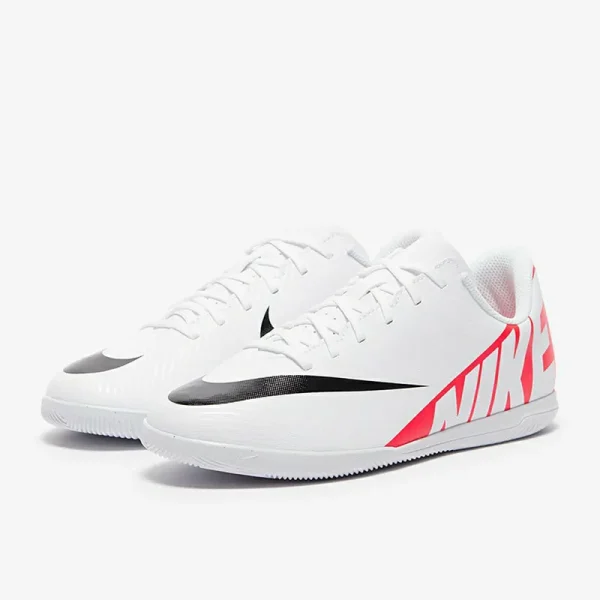 Nike Børn Air Zoom Mercurial Vapor XV Club IC - Hvide/Bright Crimson/Sorte Fodboldstøvler