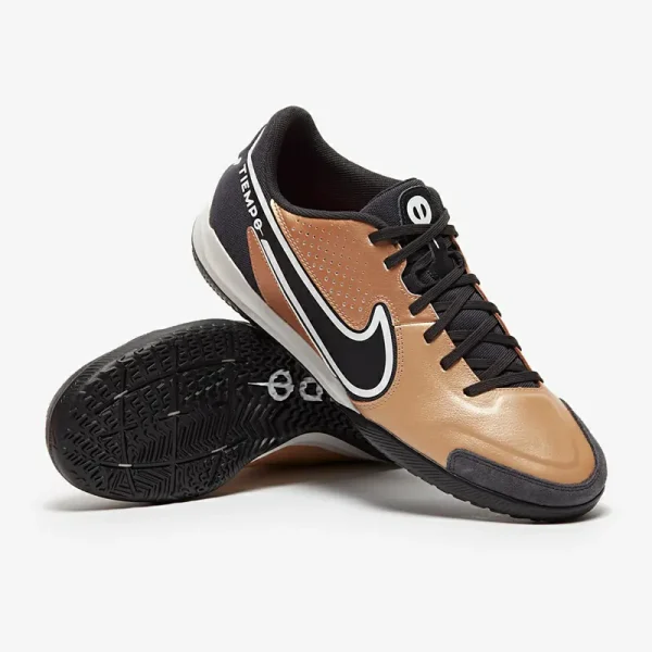 Nike Tiempo Legend IX Academy IC - Metallic Copper/Hvide/Off Sorte Fodboldstøvler